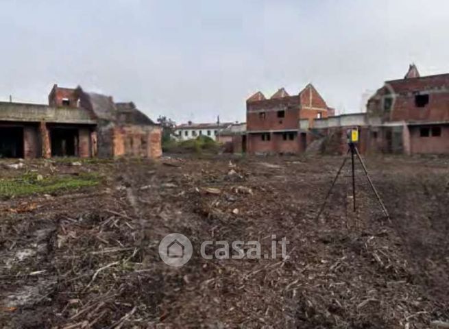 Rustico/casale in residenziale in Viale Falconera