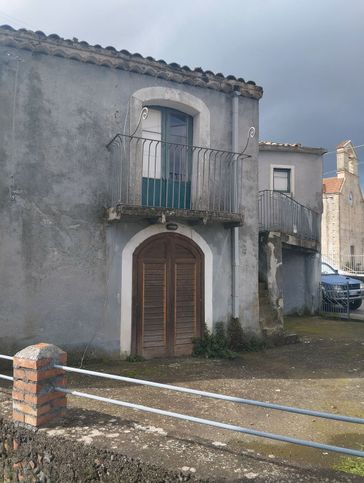 Casa indipendente in residenziale in Strada Statale dell'Etna e delle Madonie