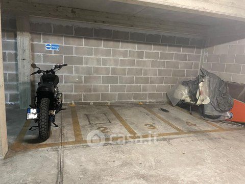 Box/posto auto in residenziale in Via Giacomo Zanella 4