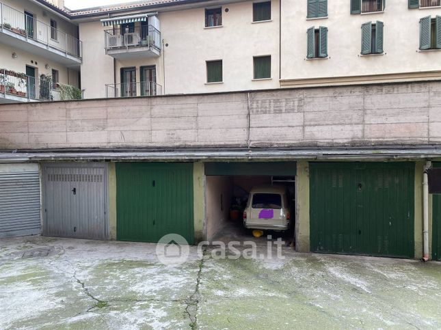 Box/posto auto in residenziale in Via Paolo Mantegazza 25 /4