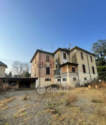 Casa bi/trifamiliare in residenziale in Viale Trieste 13