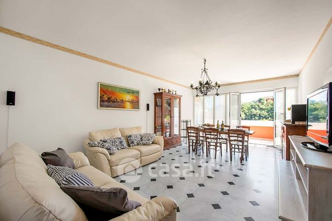 Appartamento in residenziale in Via Loreto Alta 31