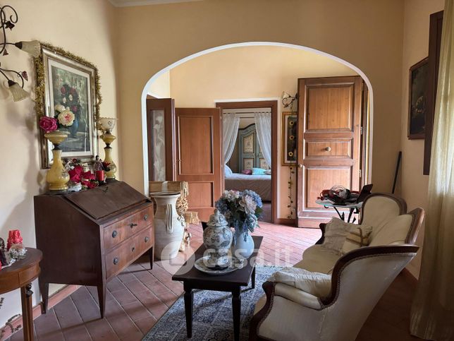 Appartamento in residenziale in Via Lungagnana 40