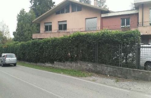 Villa in residenziale in Via Palestro 15