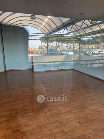 Negozio/locale commerciale in commerciale in Viale Duilio Cambellotti