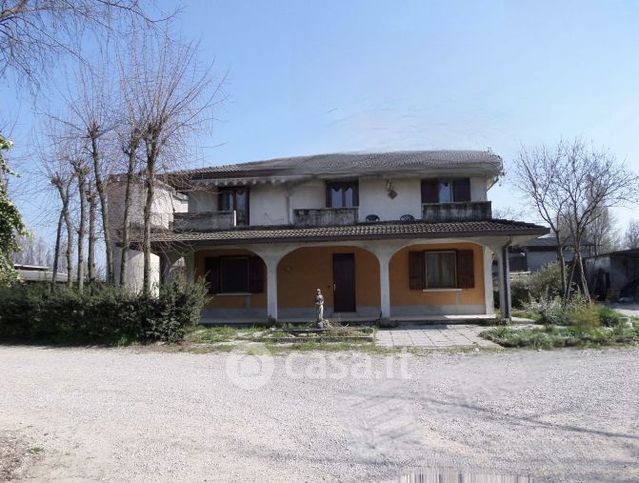 Capannone in commerciale in Strada Senza Nome 10