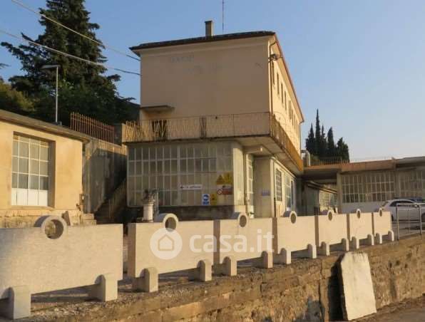 Capannone in commerciale in Via Don Giovanni Salzani