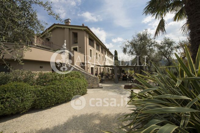 Villa in residenziale in Via della Collina