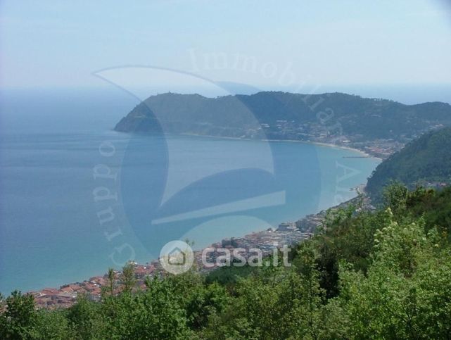 Terreno agricolo in commerciale in 