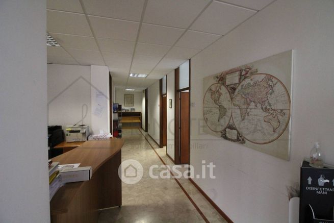 Ufficio in commerciale in Viale Giacomo Matteotti 97