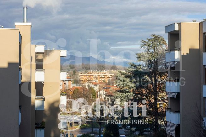 Appartamento in residenziale in Via Montenero 4