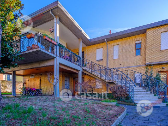 Casa bi/trifamiliare in residenziale in Via prima Ancona