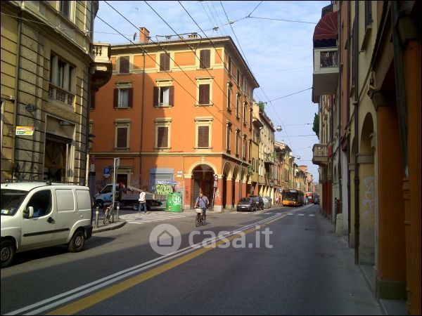 Negozio/locale commerciale in commerciale in Via Sant'Isaia 34 a