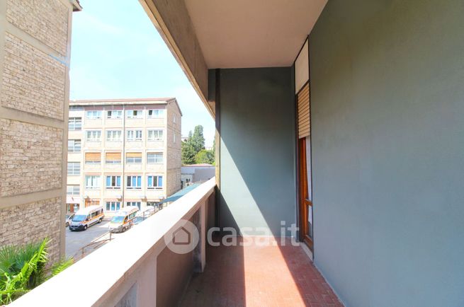 Appartamento in residenziale in Viale Curio Dentato 1