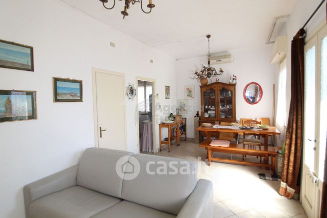 Casa indipendente in residenziale in Via Torsero 37