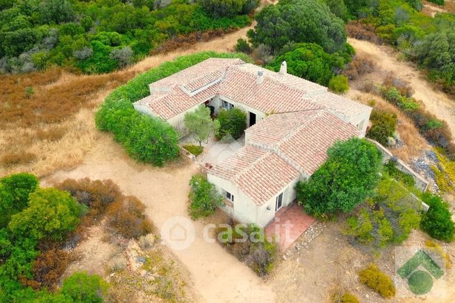Villa in residenziale in Via Stazzu Sarra Luchia 28