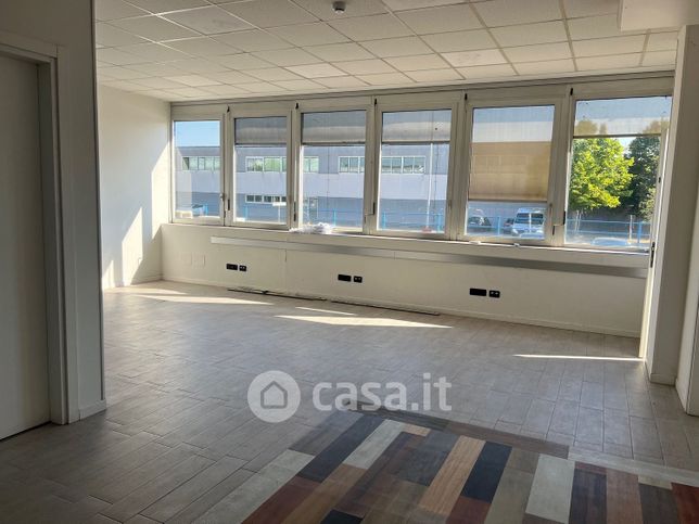 Ufficio in commerciale in Viale della Mercanzia