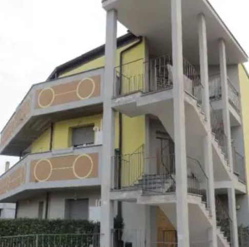 Appartamento in residenziale in Via Francesco Petrarca 17