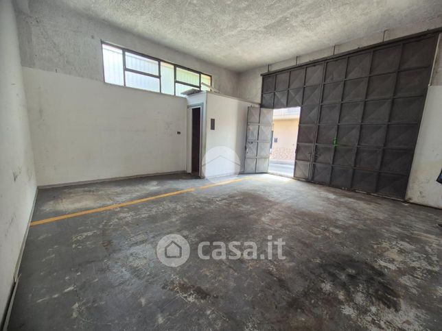 Box/posto auto in residenziale in Via Giovanni Gentile 3