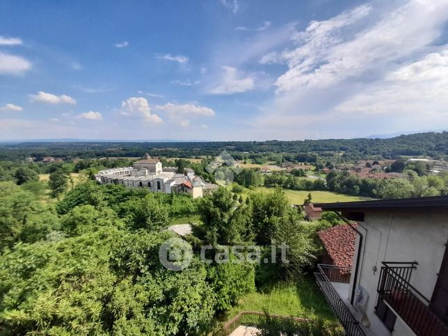 Casa bi/trifamiliare in residenziale in Frazione Case Nepote 8