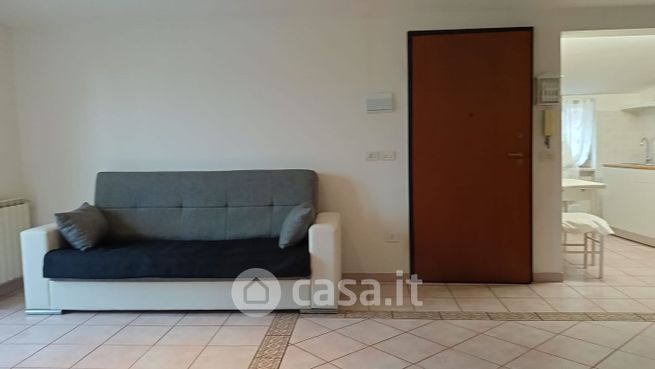 Appartamento in residenziale in Via Lago di Bracciano