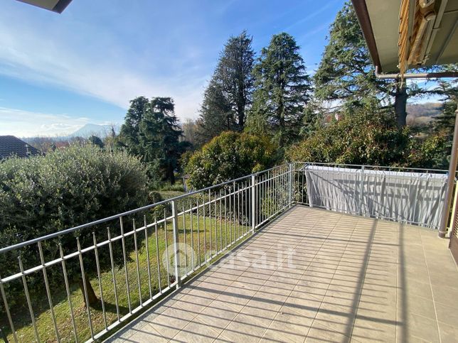 Villa in residenziale in Strada Santa Maria 61