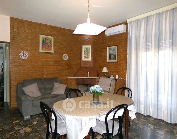 Appartamento in residenziale in Via Ardeatina 475