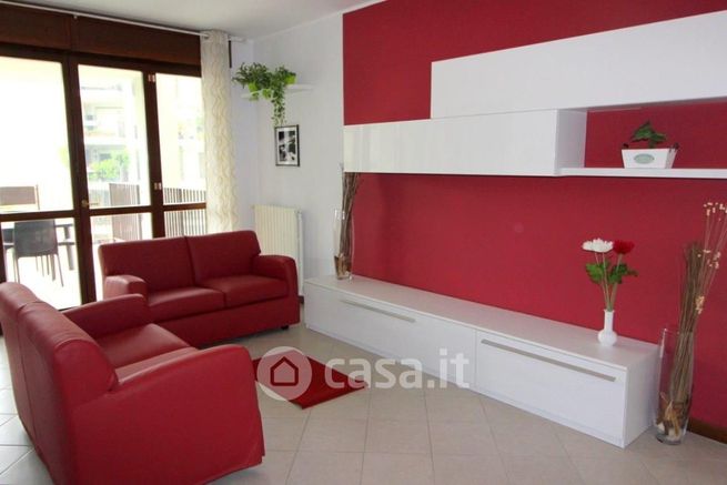 Appartamento in residenziale in Via Europa 5