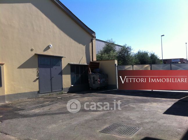 Capannone in commerciale in Via Ortigara