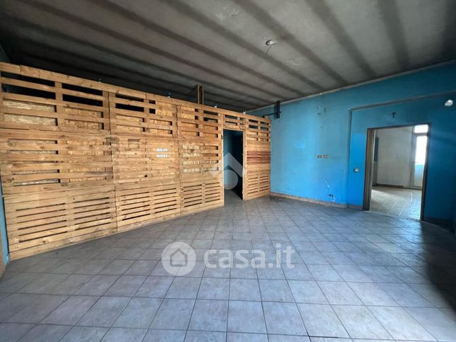 Capannone in commerciale in Viale G. Marconi 10