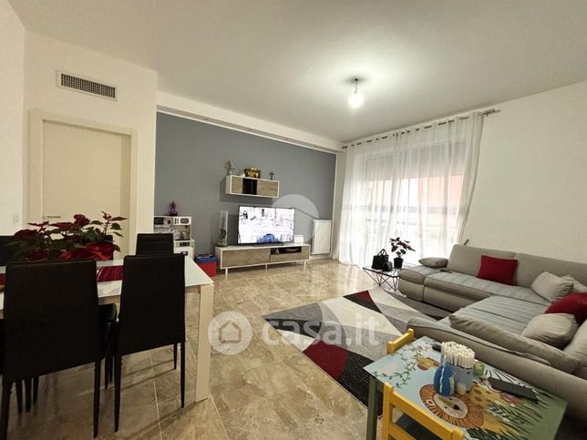 Appartamento in residenziale in Via Sporting Mirasole 45