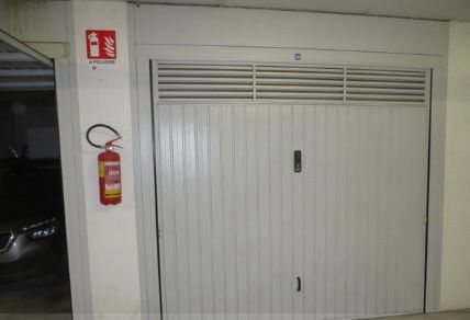 Garage/posto auto in residenziale in Riviera Giacomo Matteotti 281