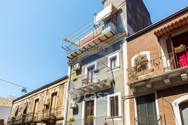 Appartamento in residenziale in Via Santa Barbara 47
