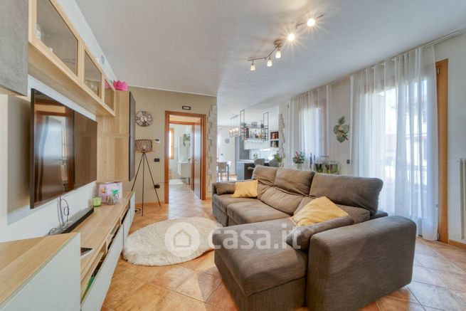 Appartamento in residenziale in Via Lorenzo Perosi 108