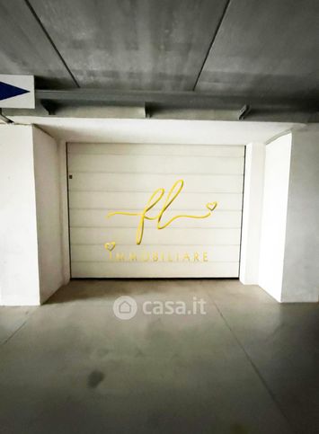 Box/posto auto in residenziale in Via G. Brodolini
