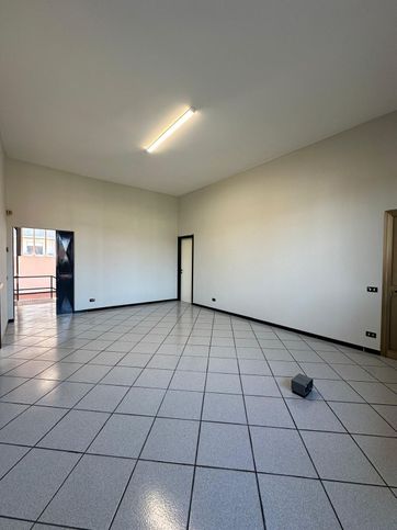 Ufficio in commerciale in Via Roma