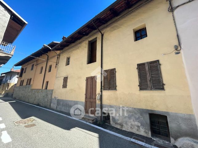 Casa bi/trifamiliare in residenziale in Via Roma 21