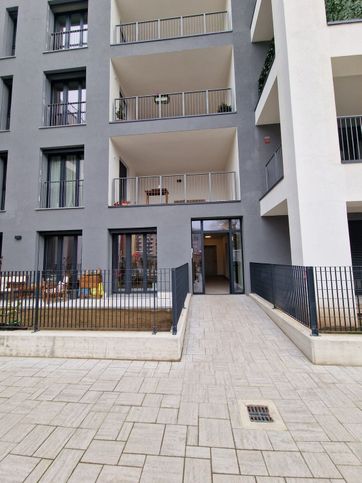 Appartamento in residenziale in Via Teocrito 56