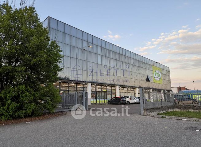 Ufficio in commerciale in Via del Lavoro Artigiano 18