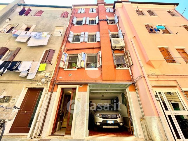 Casa indipendente in residenziale in Calle Vescovi 509