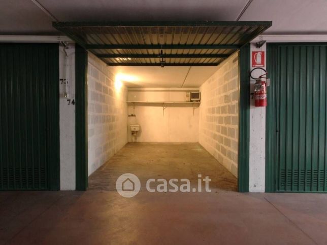 Garage/posto auto in residenziale in Via Antonio Levanti 28