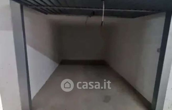 Box/posto auto in residenziale in Via Brigata Messina
