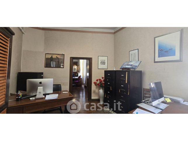 Ufficio in commerciale in Via Italo Belardi 11