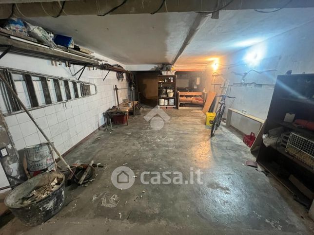 Garage/posto auto in residenziale in Via dei Conradi 83