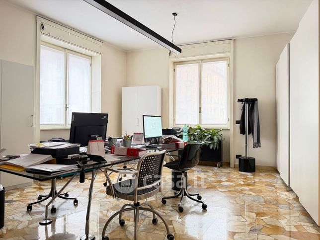 Ufficio in commerciale in Via Galvano Fiamma 13