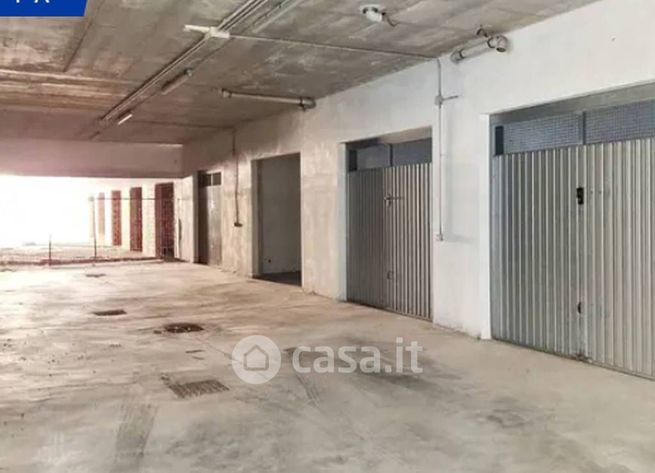 Box/posto auto in residenziale in Contrada Peschiera