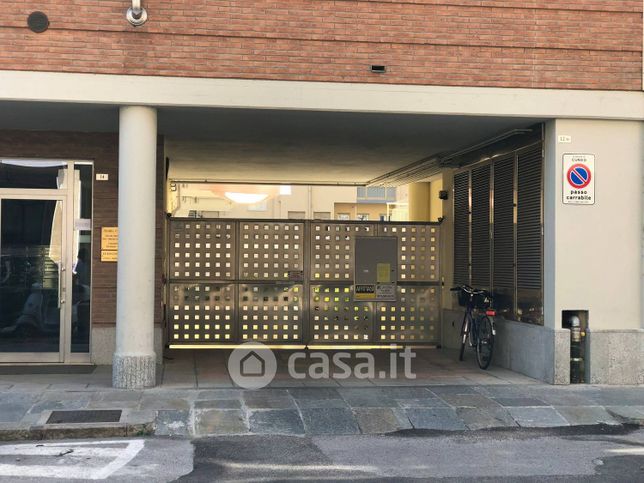 Garage/posto auto in residenziale in Via Massimo D'Azeglio 13