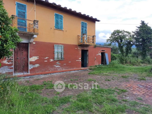 Casa indipendente in residenziale in