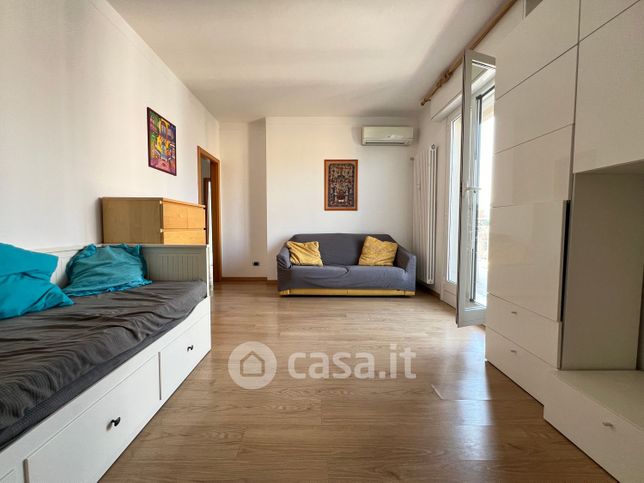 Appartamento in residenziale in Via Giovanni Brugnoli 5