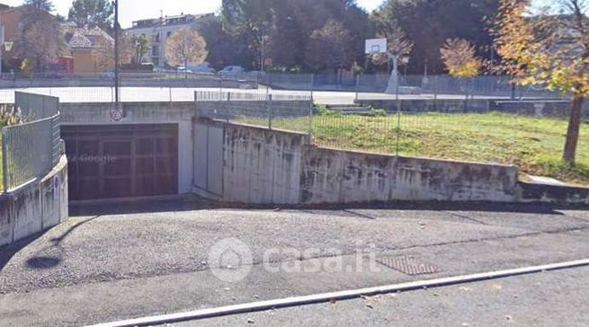 Garage/posto auto in residenziale in Via A. De Gasperi